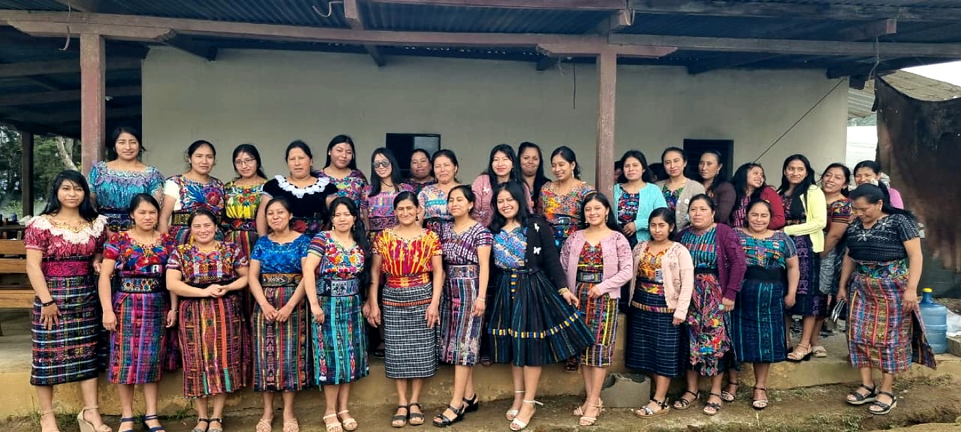 Equipo agrícola de Finca Las Flores.
